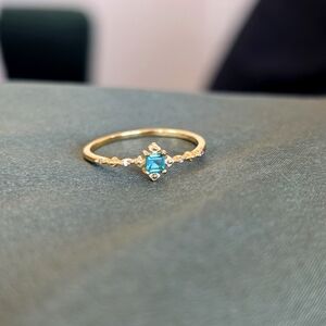 14k emerald square cut ring